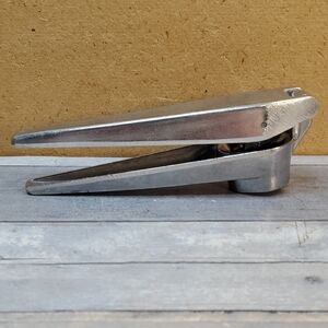 Fante's Cousin Umberto's Garlic Press